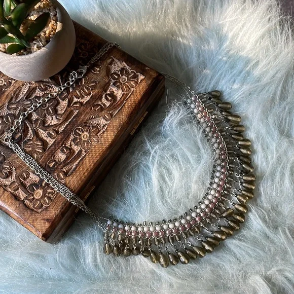 Gorgeous beaded choker - Picture 2 of 4